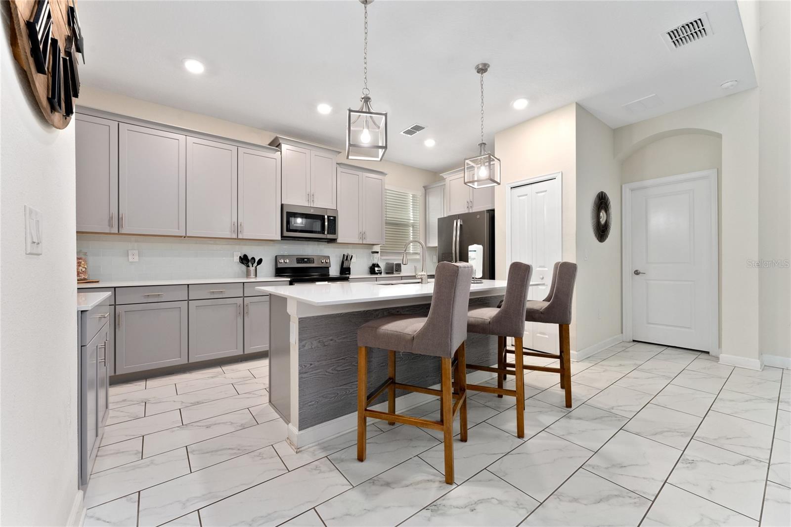 Image 9 of 33 For 2734 Bookmark Drive