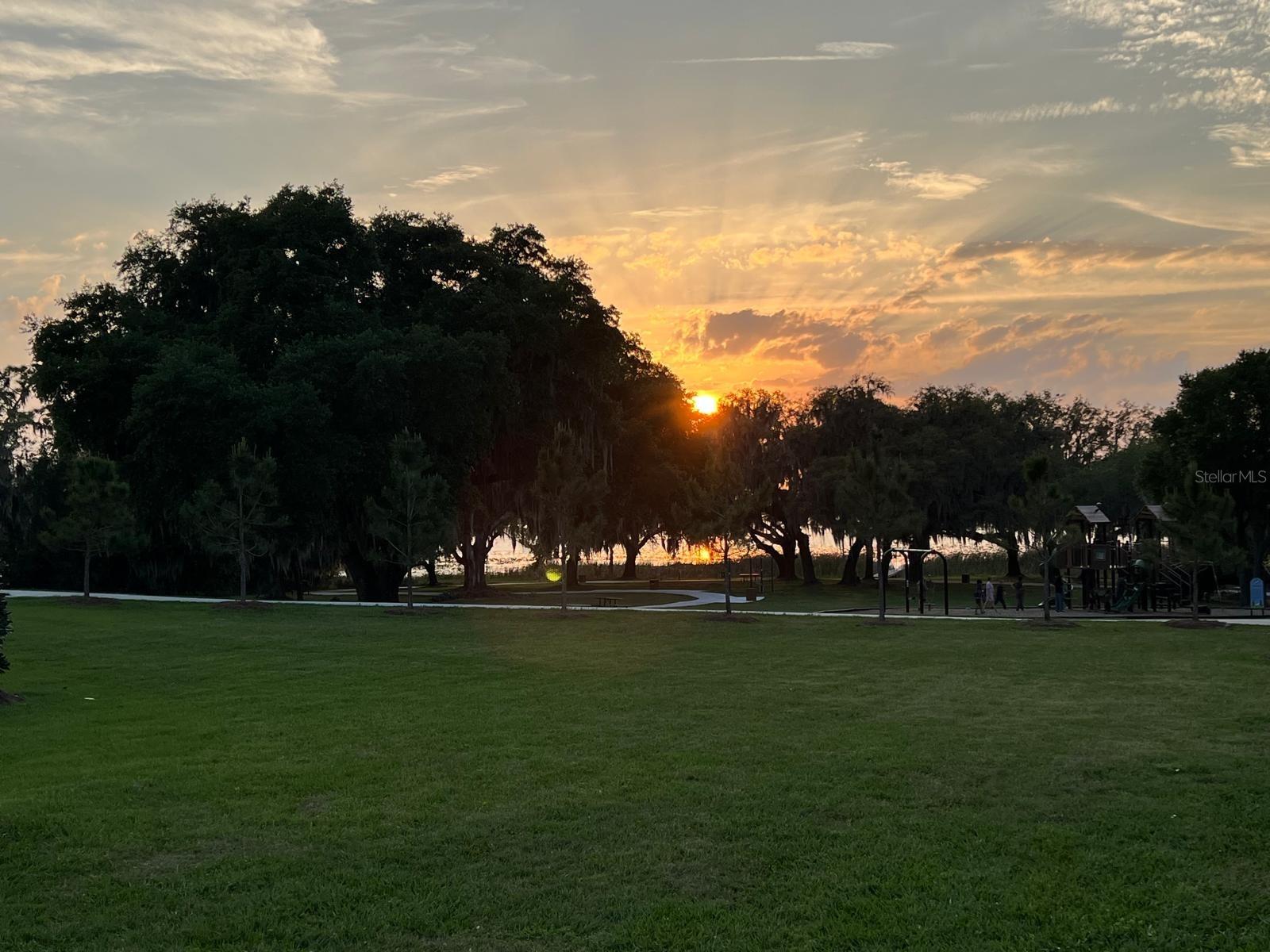 Image 14 of 40 For 9429 Crescent Ray Drive