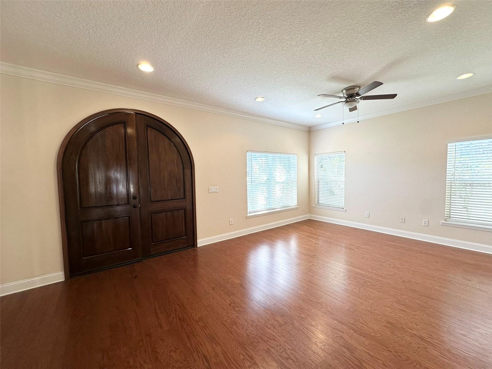 Listing photo id 8 for 1781 Indiana Avenue A