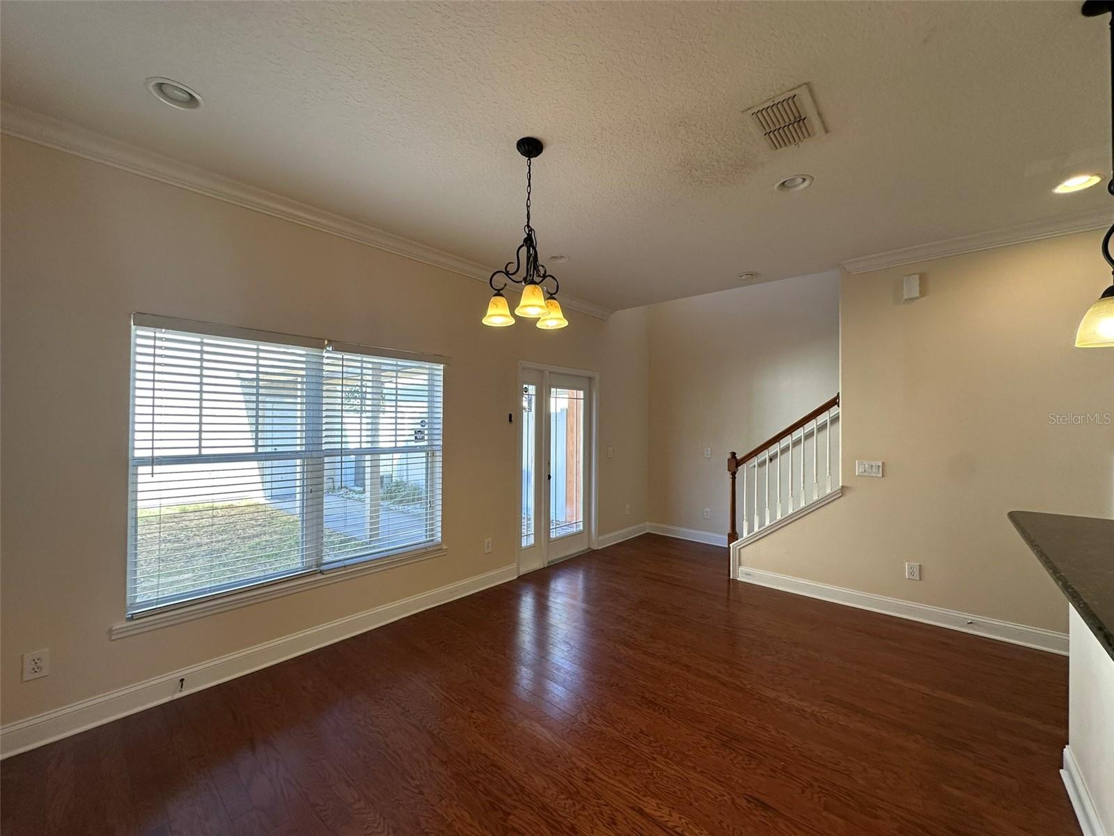 Listing photo id 15 for 1781 Indiana Avenue A