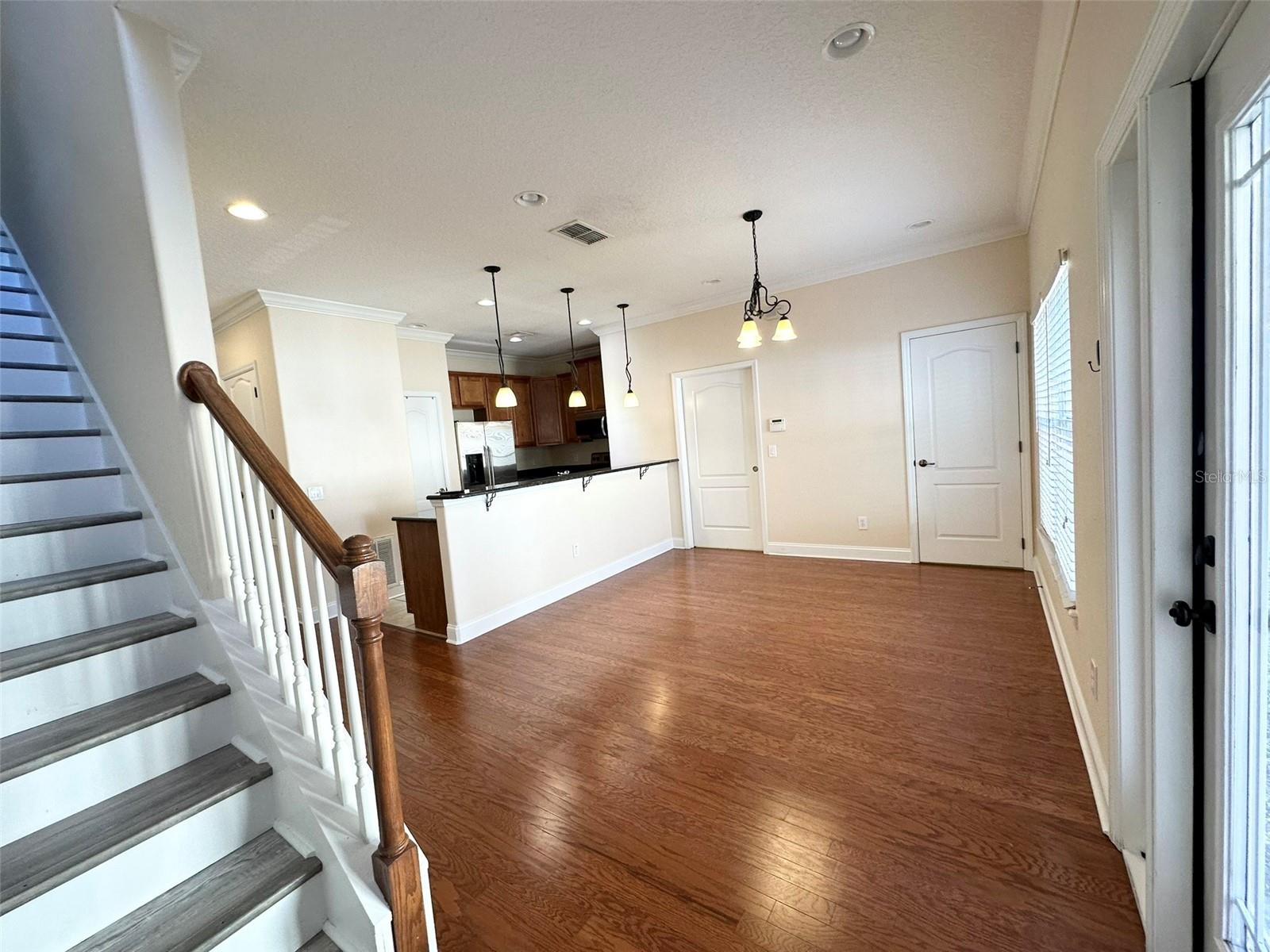 Listing photo id 16 for 1781 Indiana Avenue A