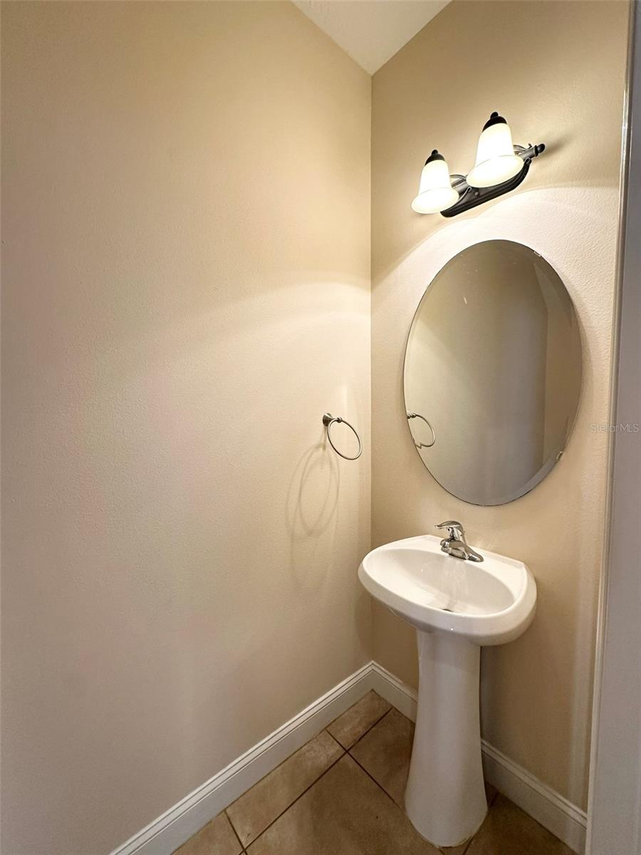 Listing photo id 18 for 1781 Indiana Avenue A