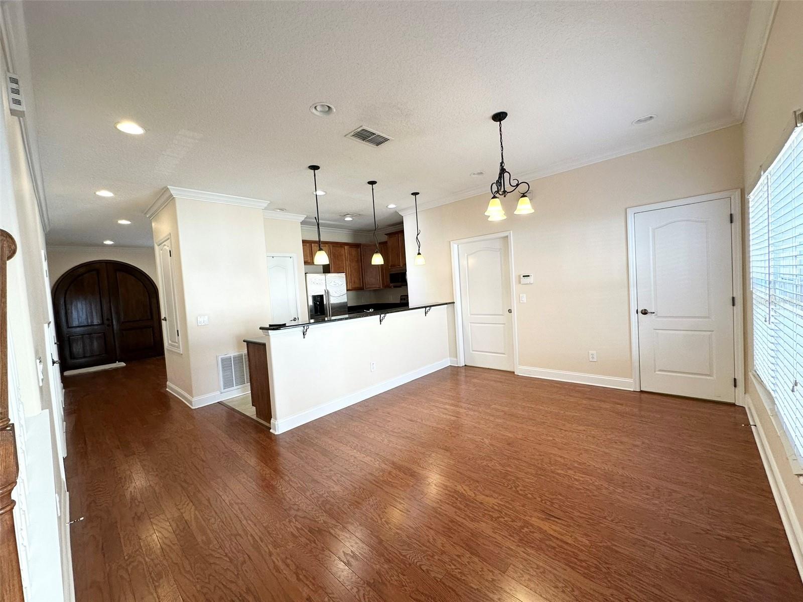 Listing photo id 1 for 1781 Indiana Avenue A