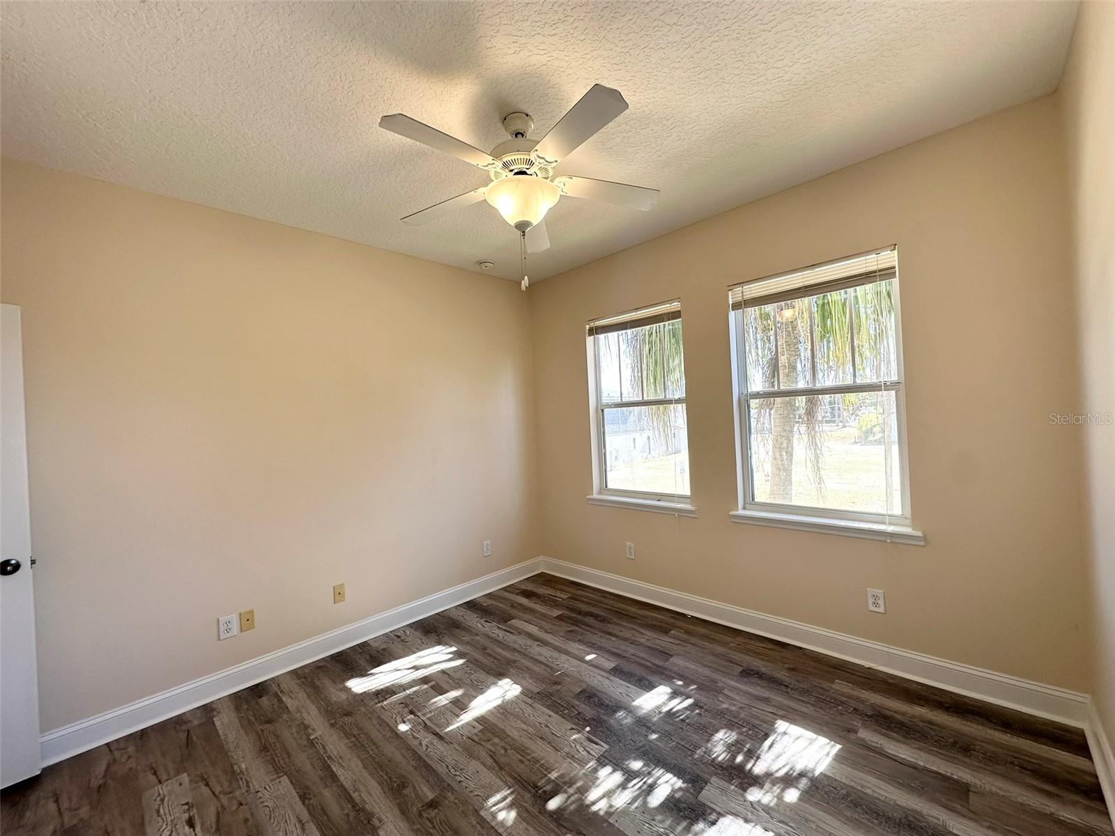 Listing photo id 28 for 1781 Indiana Avenue A