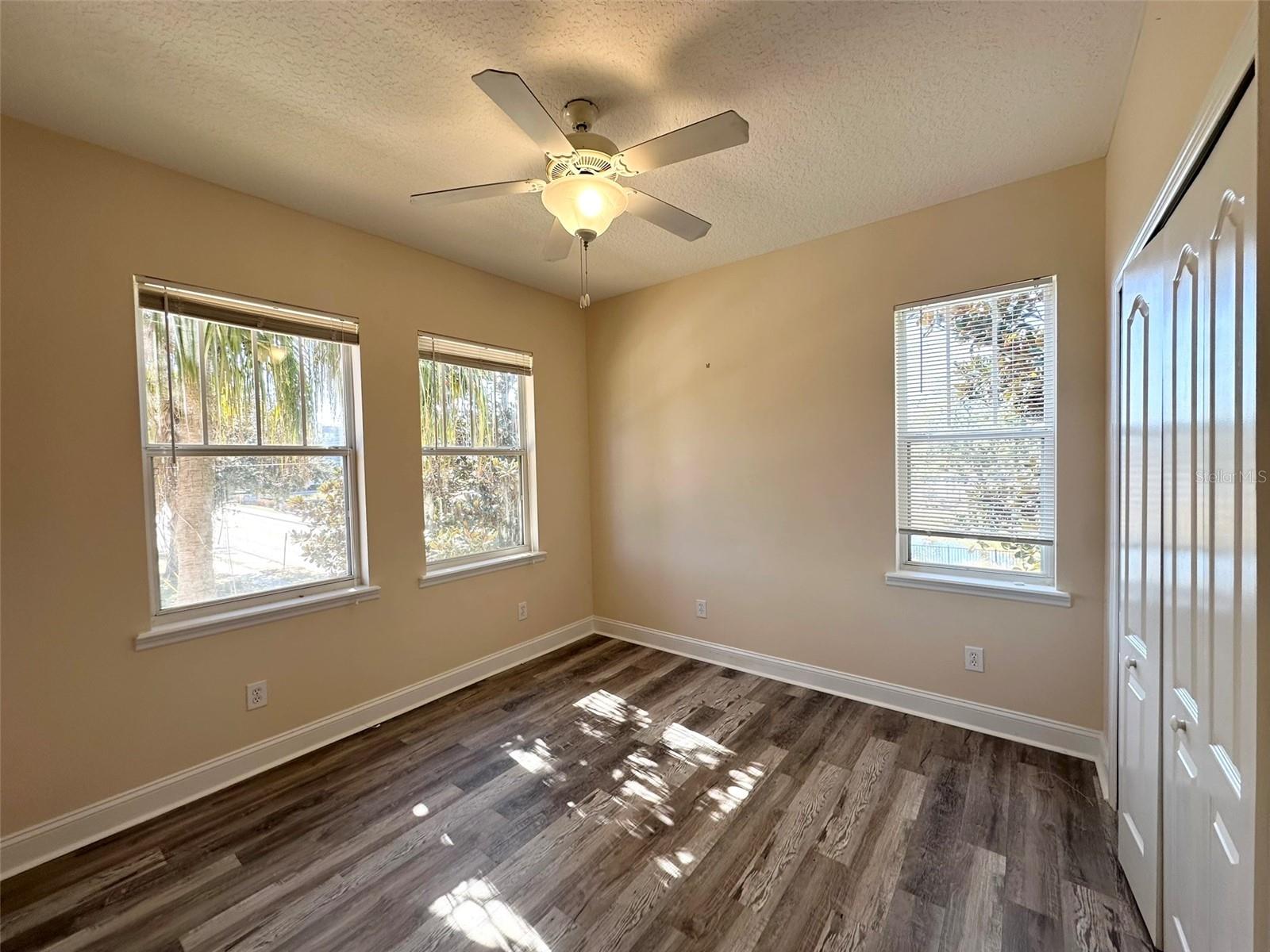 Listing photo id 29 for 1781 Indiana Avenue A