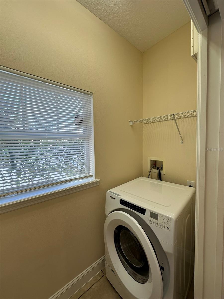 Listing photo id 37 for 1781 Indiana Avenue A