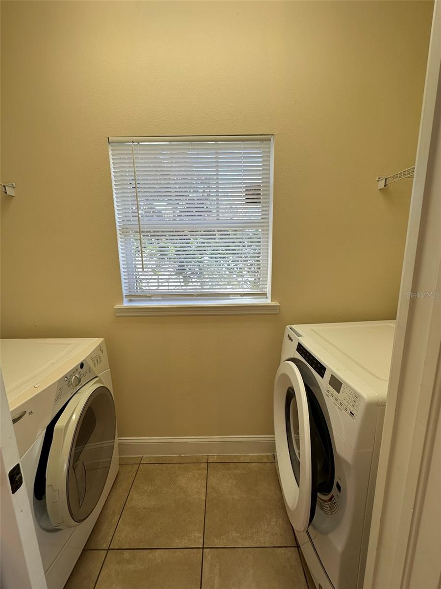 Listing photo id 38 for 1781 Indiana Avenue A