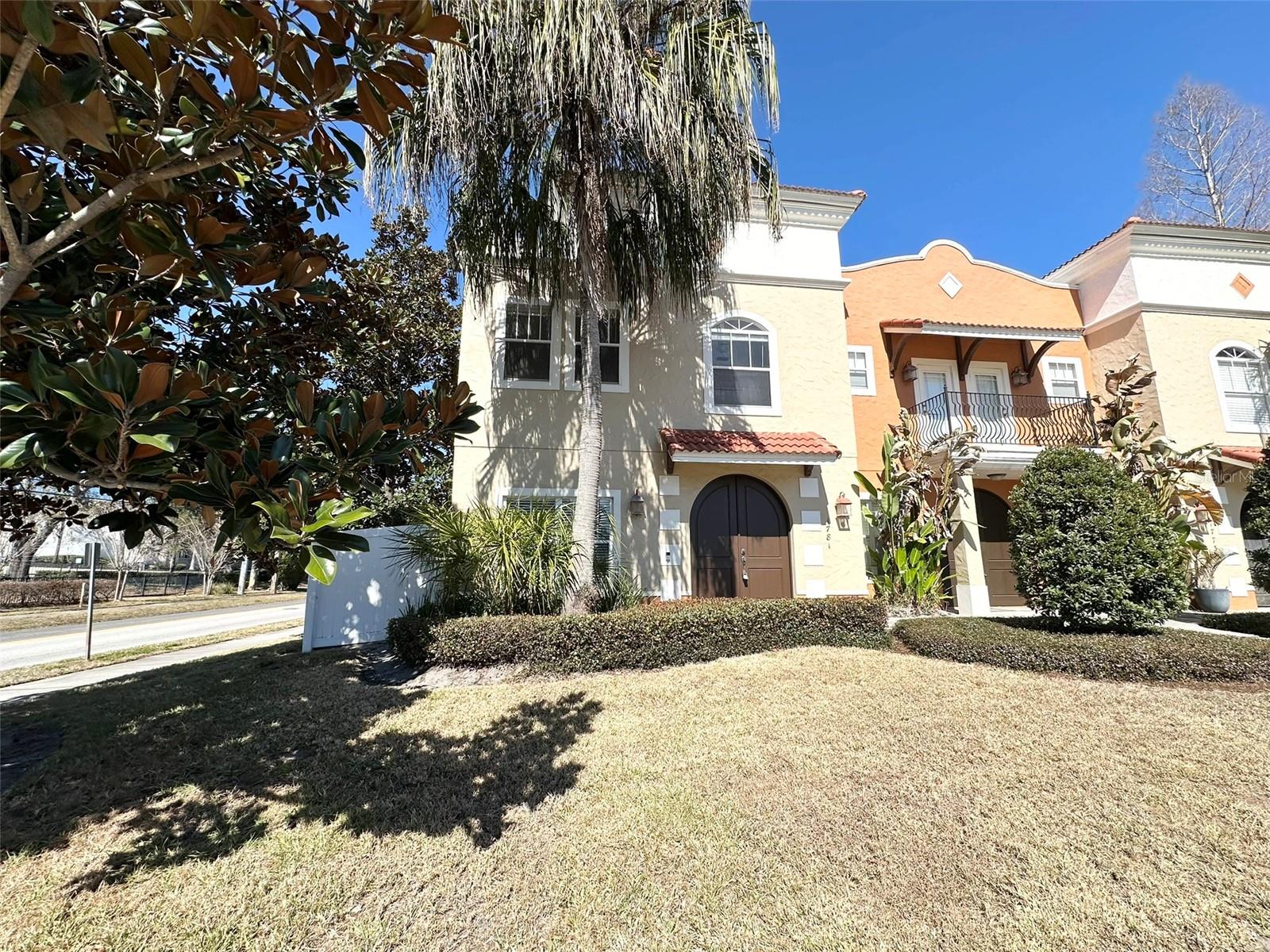 Listing photo id 3 for 1781 Indiana Avenue A