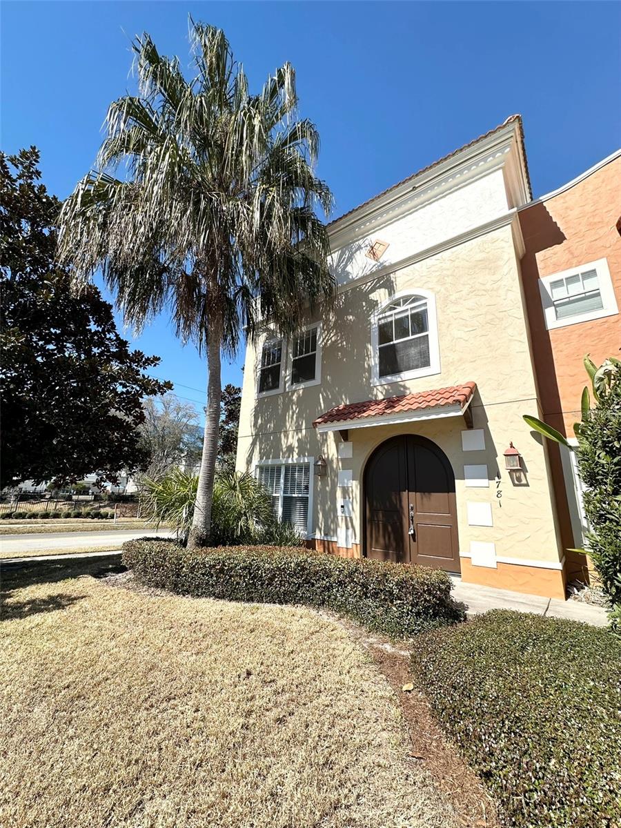 Listing photo id 4 for 1781 Indiana Avenue A