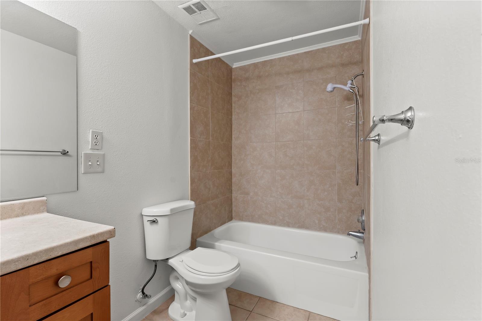 Image 16 of 21 For 530 Orange Drive 11