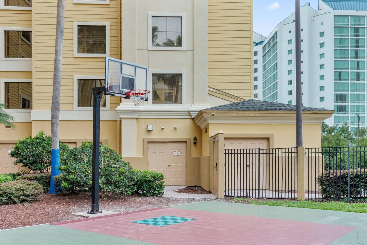 Image 21 of 30 For 7601 Canada Avenue 221