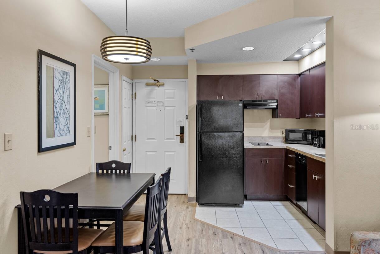 Image 7 of 30 For 7601 Canada Avenue 221