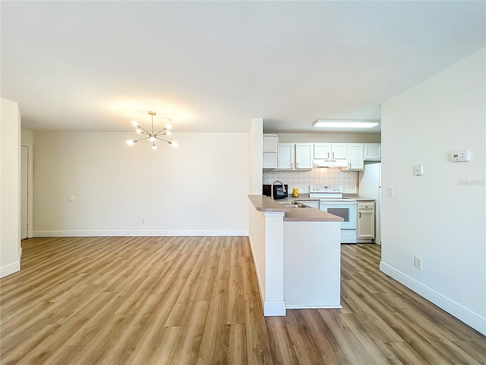 Image 6 of 56 For 7511 Seurat Street 10203