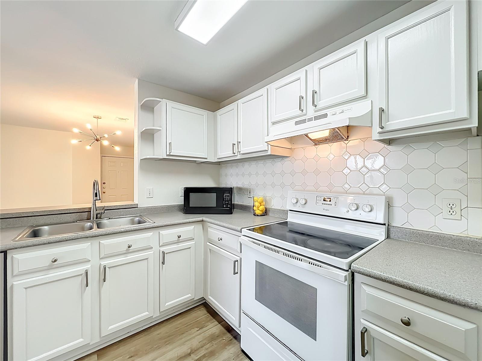 Image 8 of 56 For 7511 Seurat Street 10203