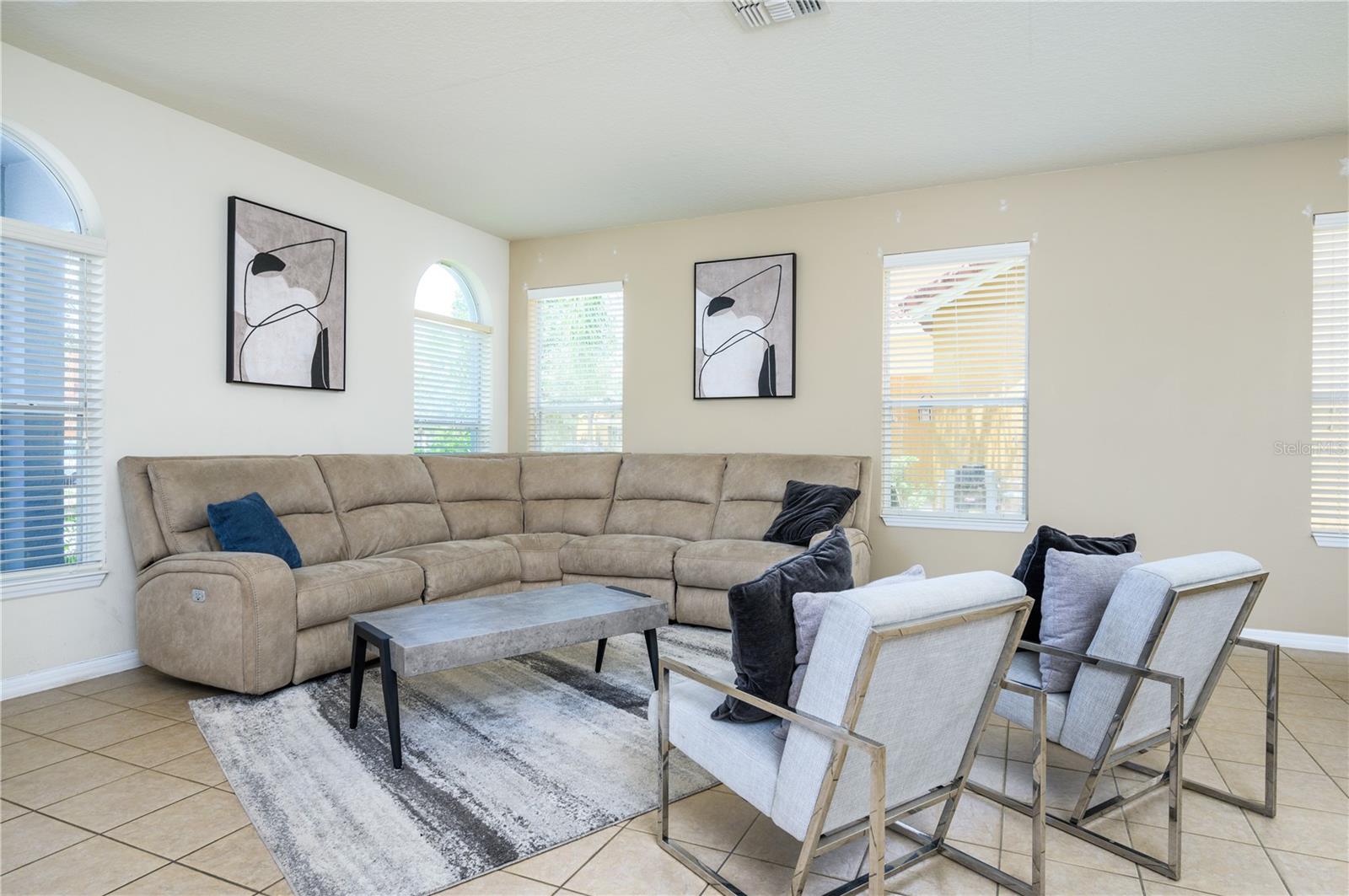 Image 12 of 59 For 1091 Marcello Boulevard