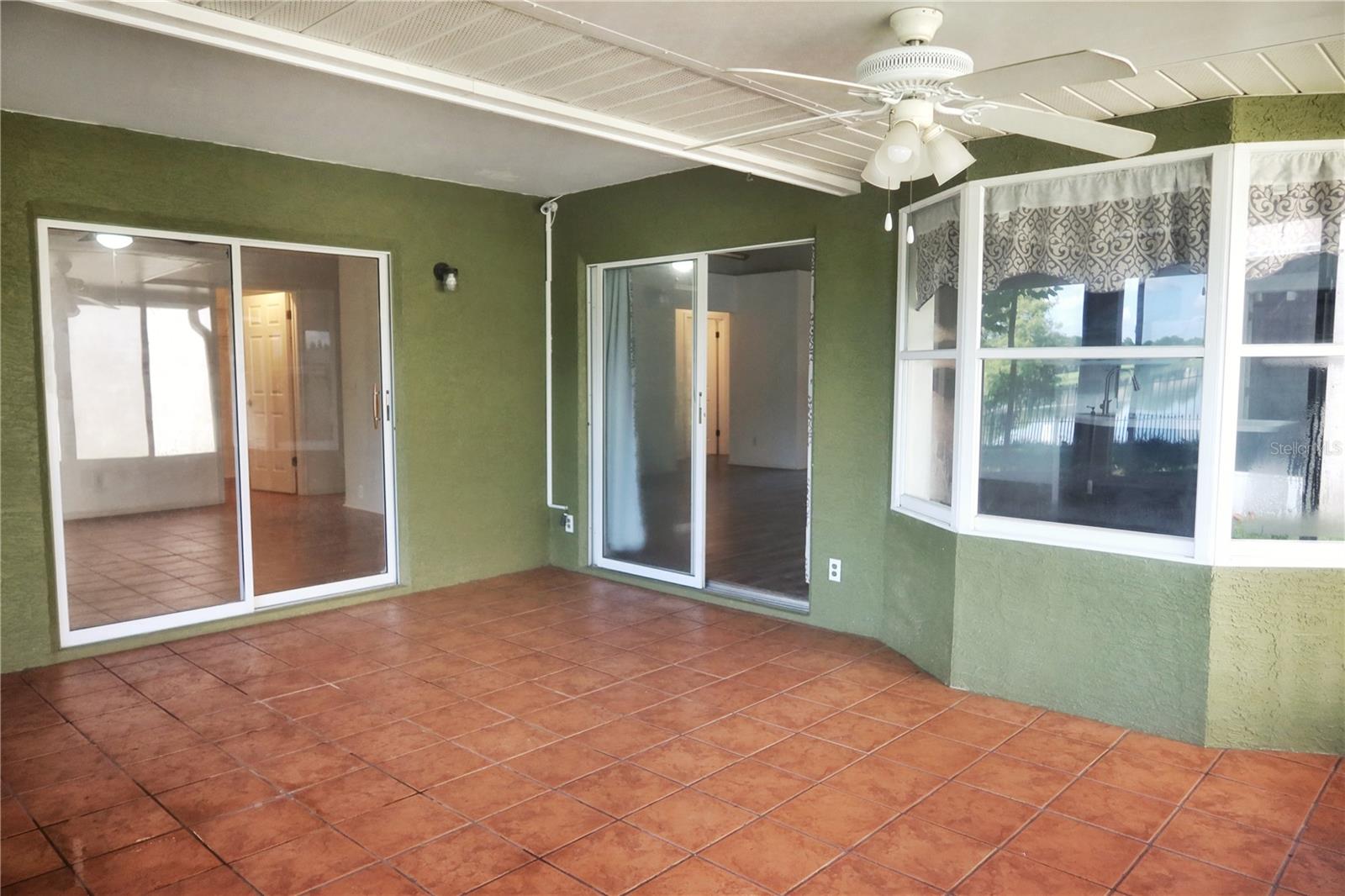 Image 19 of 22 For 12821 Lower River Boulevard