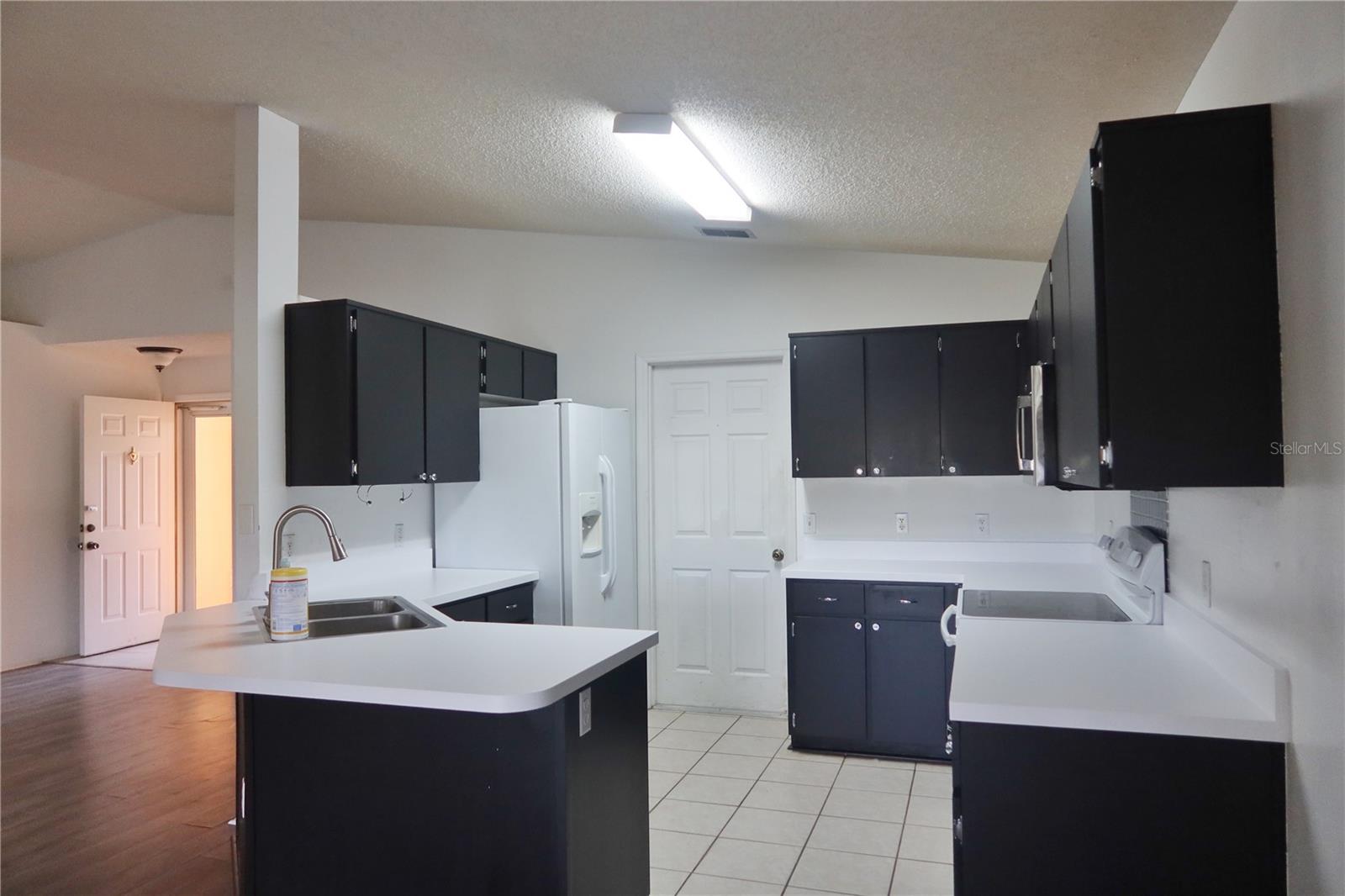 Image 5 of 22 For 12821 Lower River Boulevard