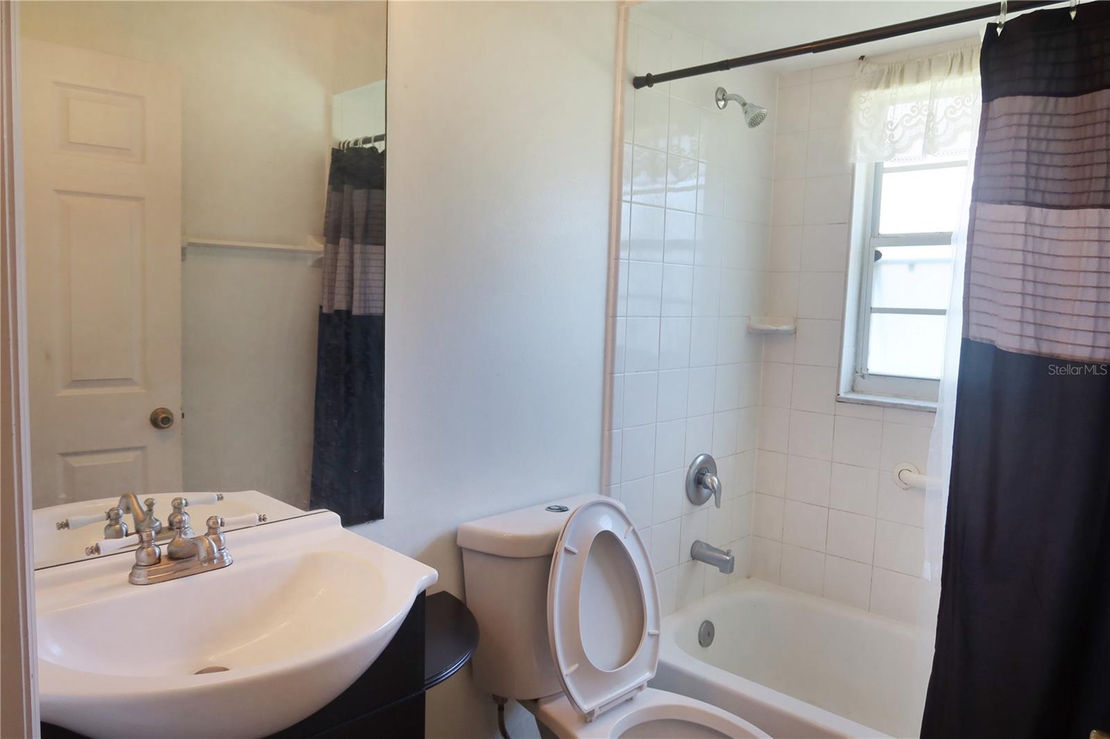 Image 9 of 22 For 12821 Lower River Boulevard