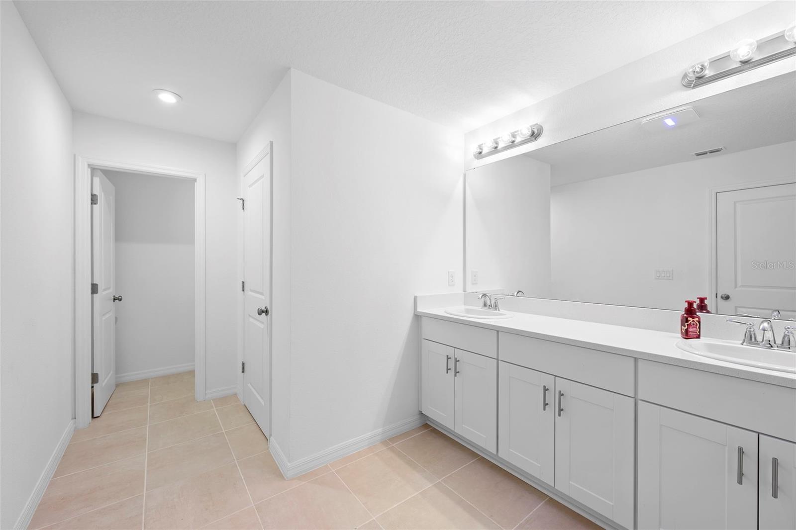 Image 24 of 41 For 5340 Tuscany Lane