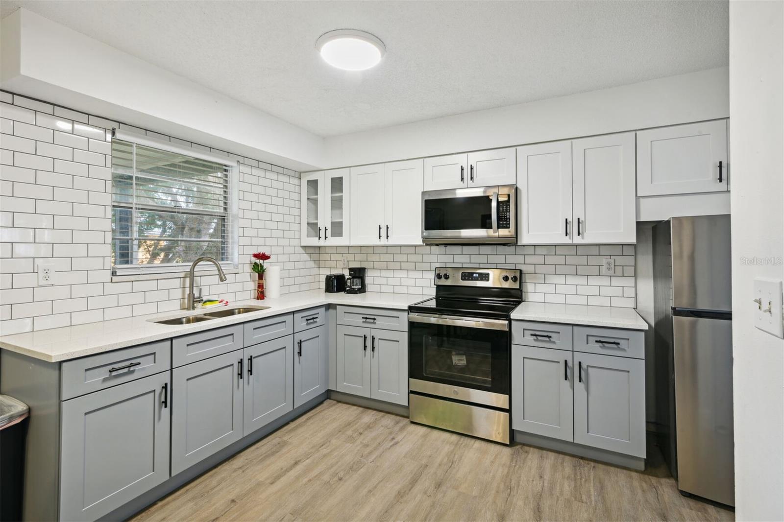 Image 2 of 31 For 811 Magnolia Street