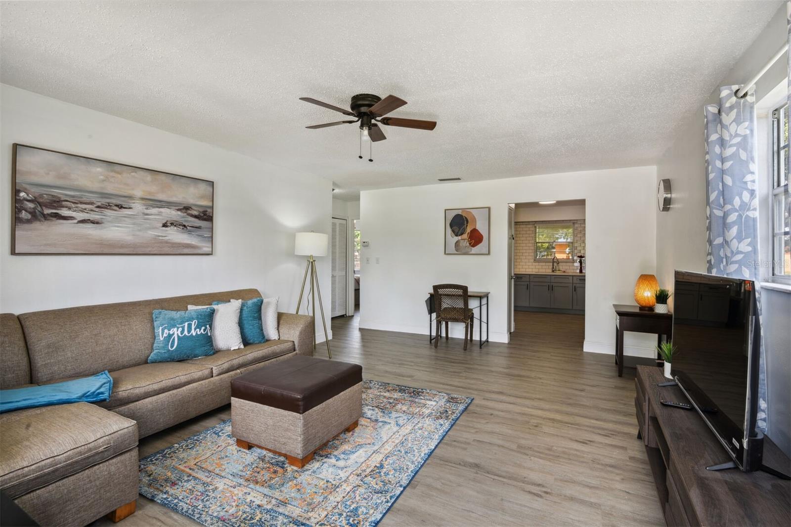 Image 4 of 31 For 811 Magnolia Street