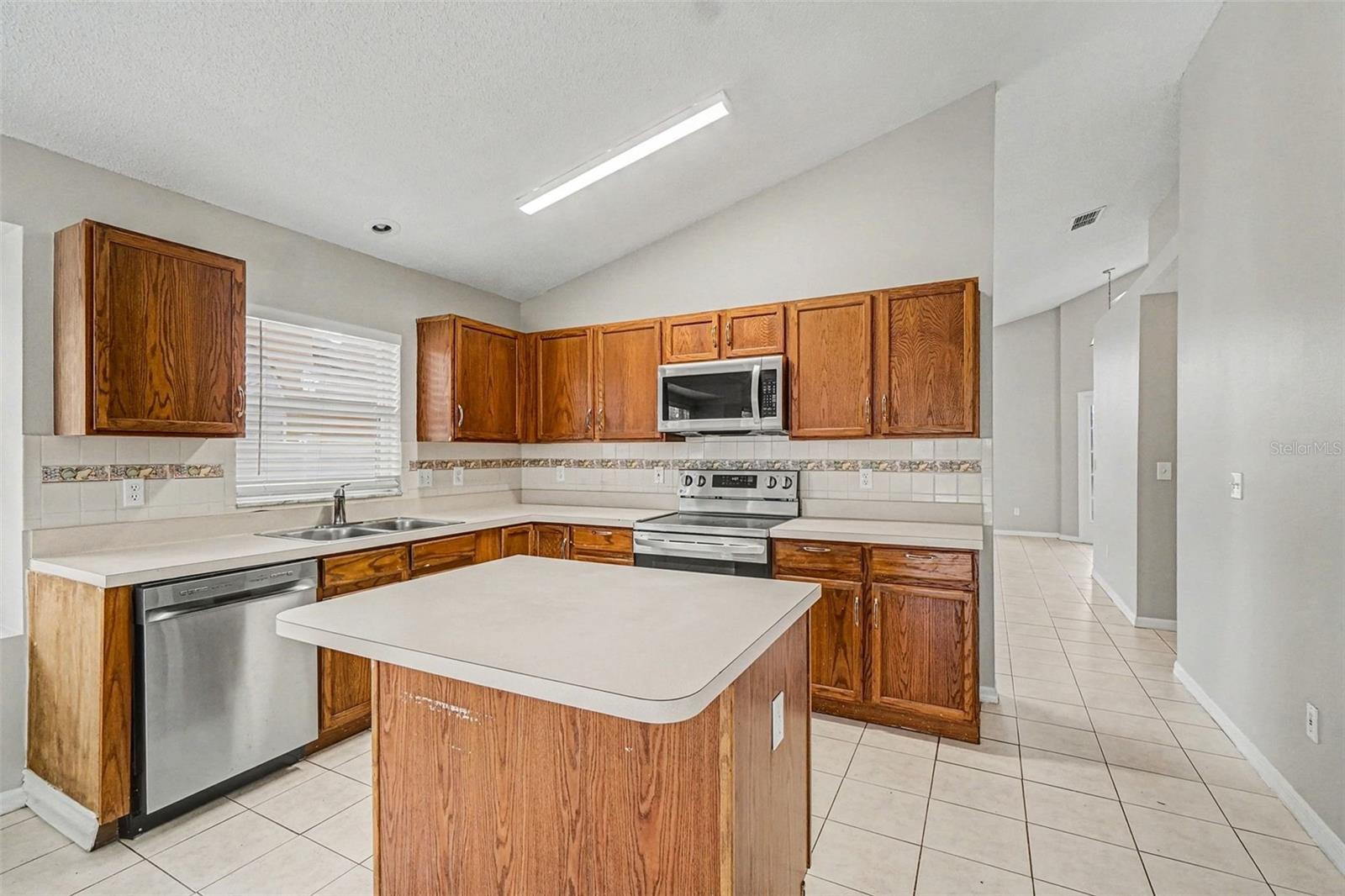 Image 8 of 25 For 12702 Maribou Circle