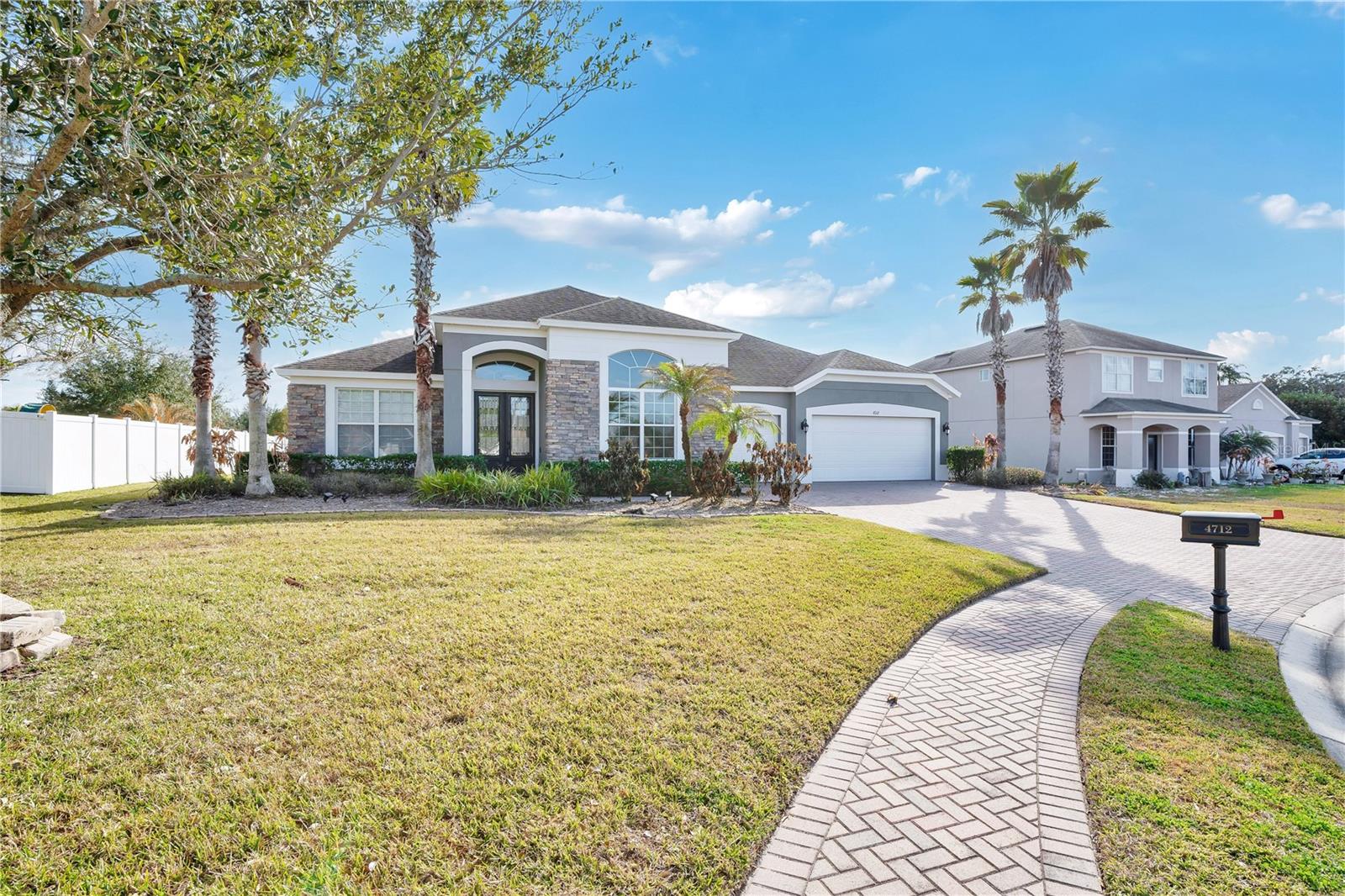 Image 4 of 55 For 4712 Legacy Oaks Drive