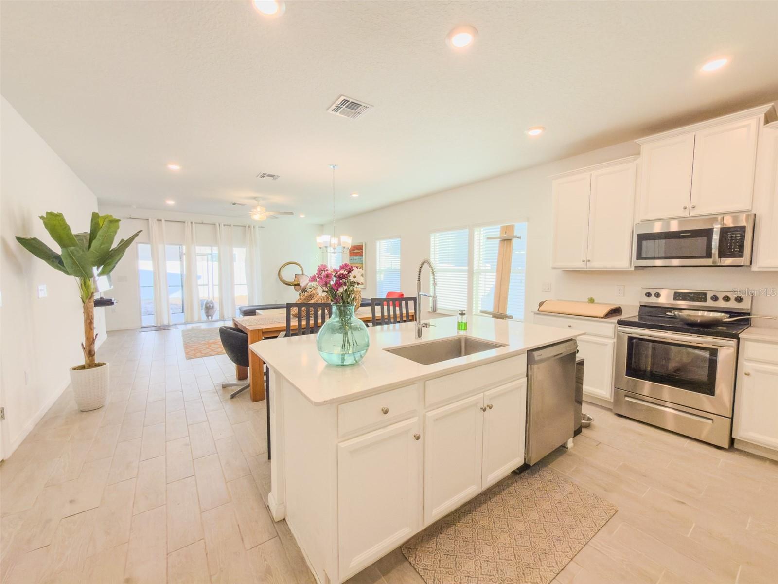 Image 12 of 40 For 7451 76th Terrace