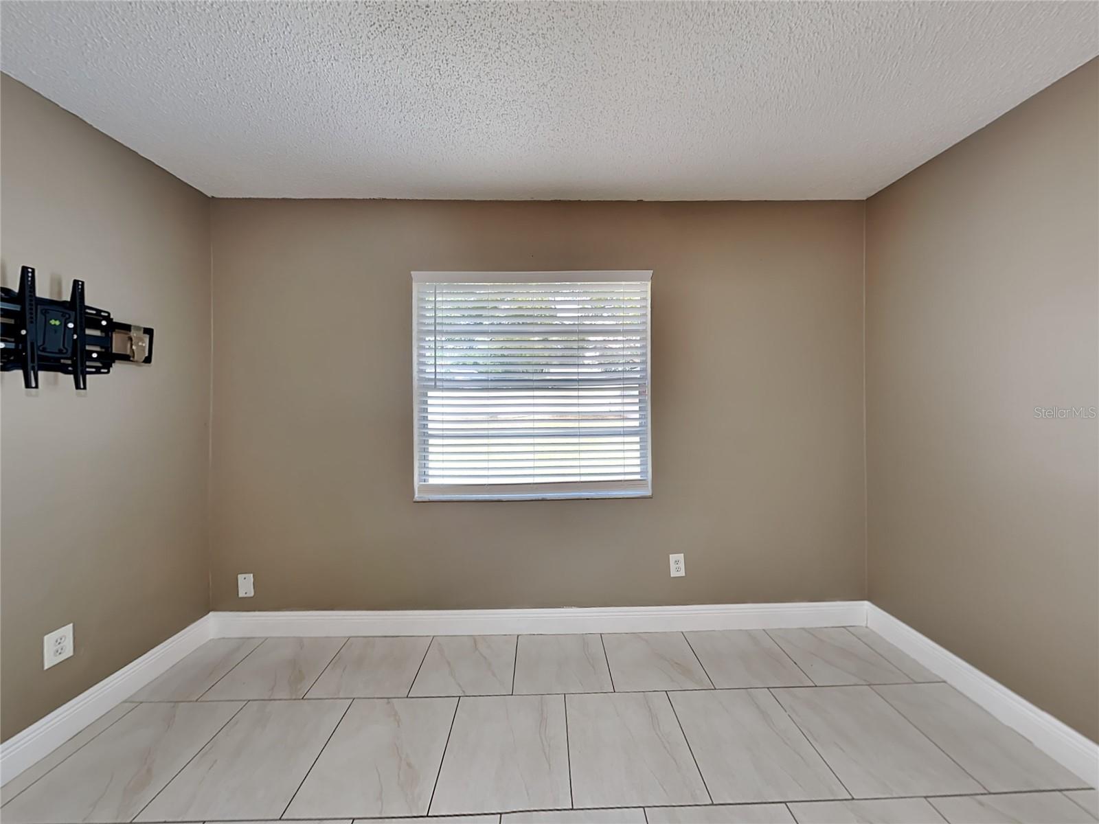 Image 7 of 17 For 241 Citrus Street