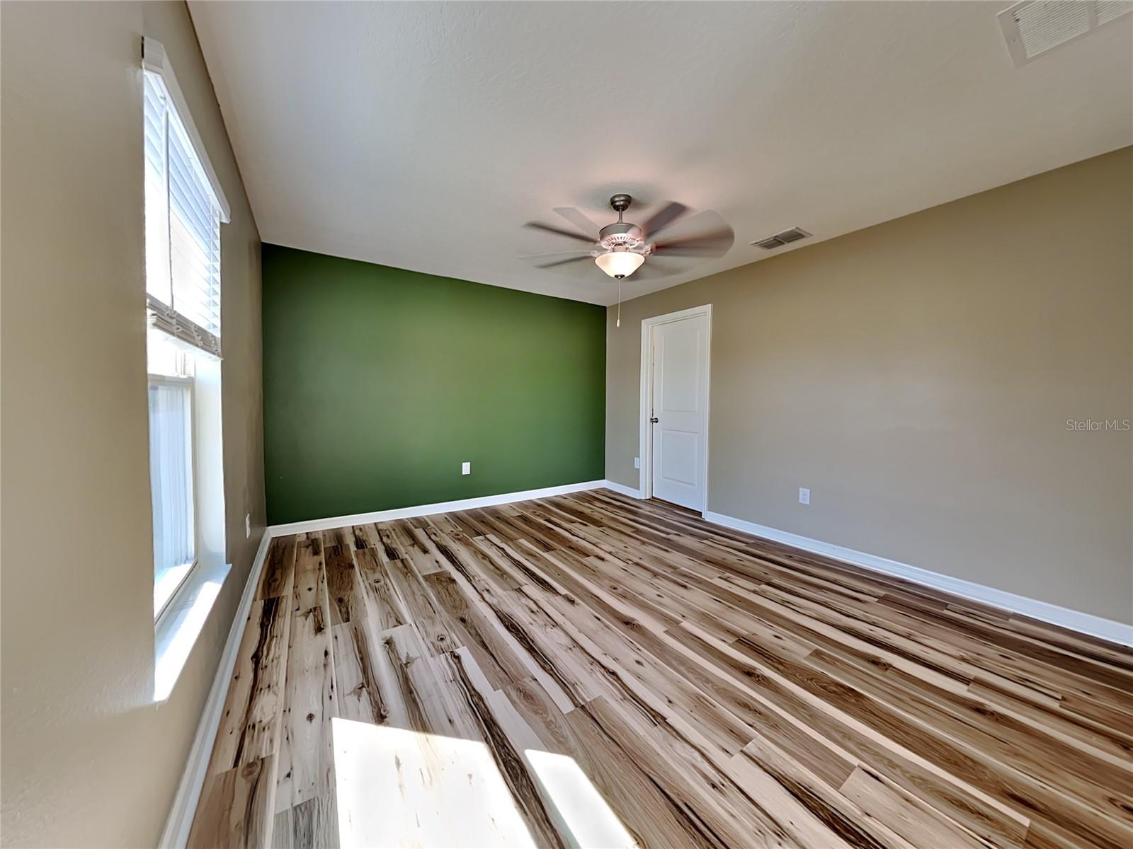 Image 6 of 15 For 14620 Dunrobin Drive