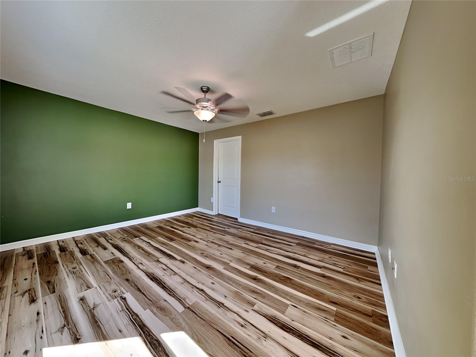 Image 7 of 15 For 14620 Dunrobin Drive