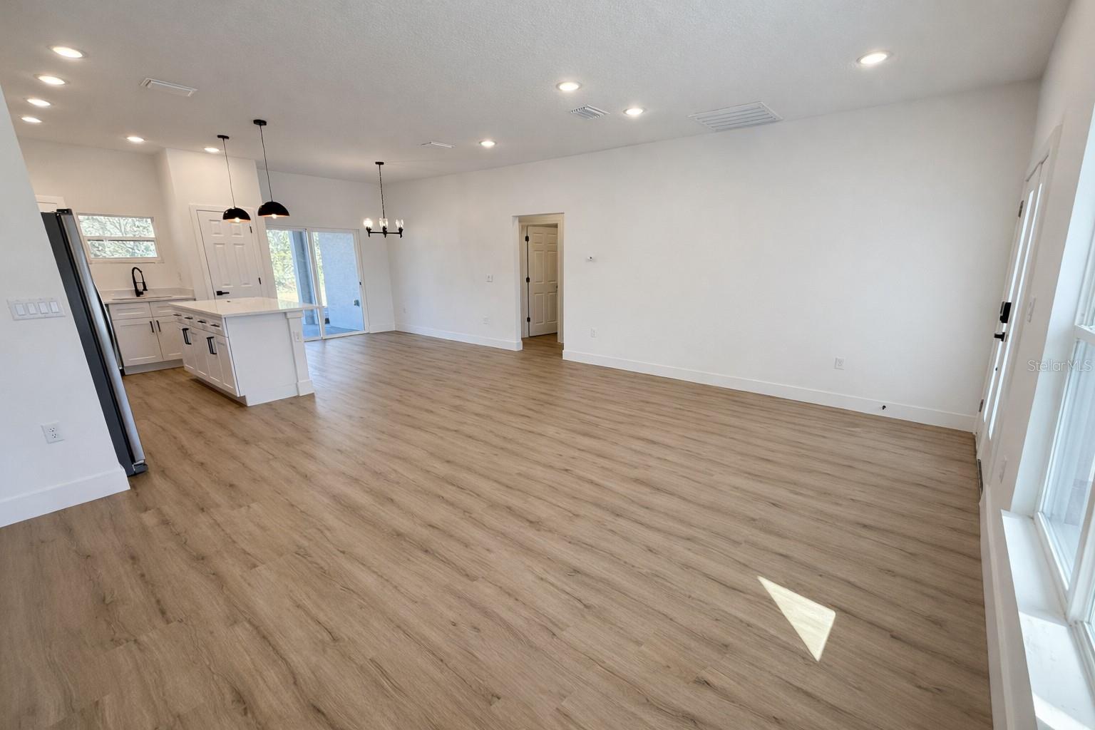 Image 10 of 33 For 10516 Caldera Ave N