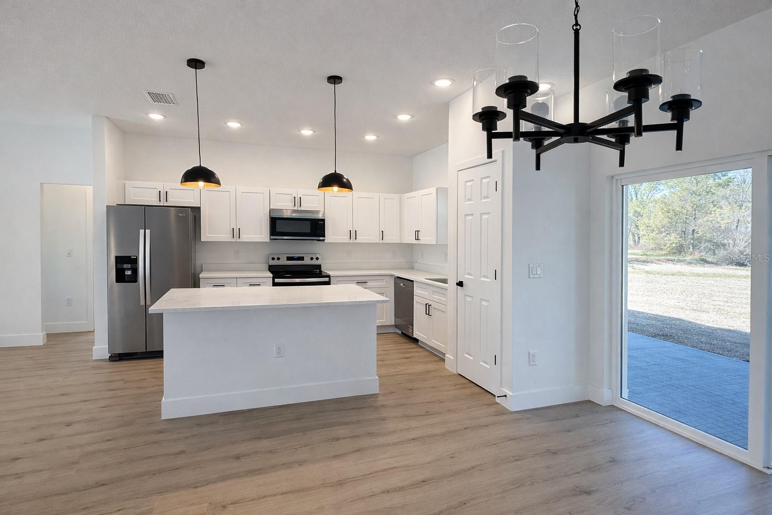 Image 11 of 33 For 10516 Caldera Ave N