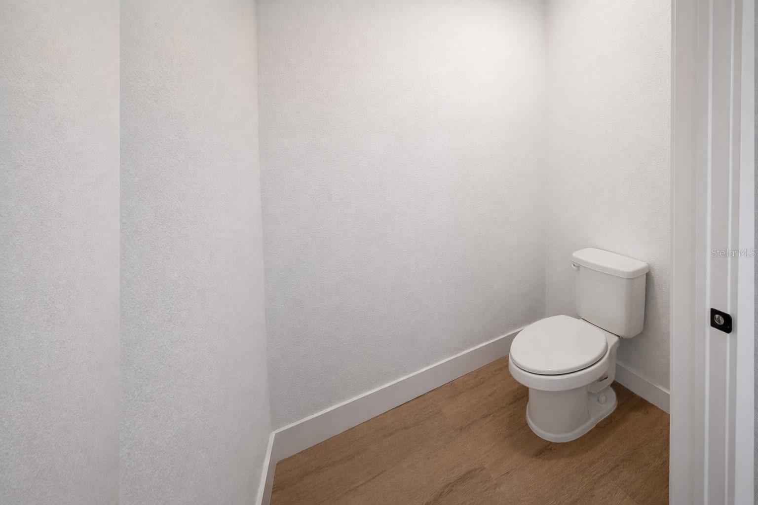 Image 22 of 33 For 10516 Caldera Ave N