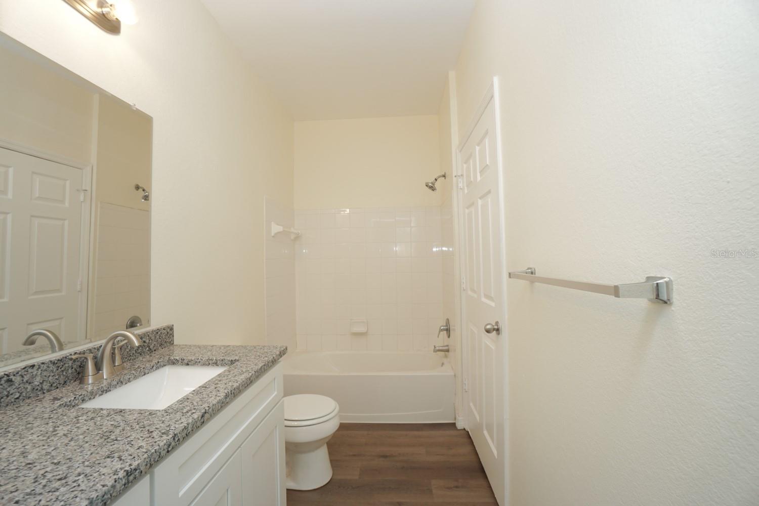 Image 13 of 20 For 1990 Erving Circle 108