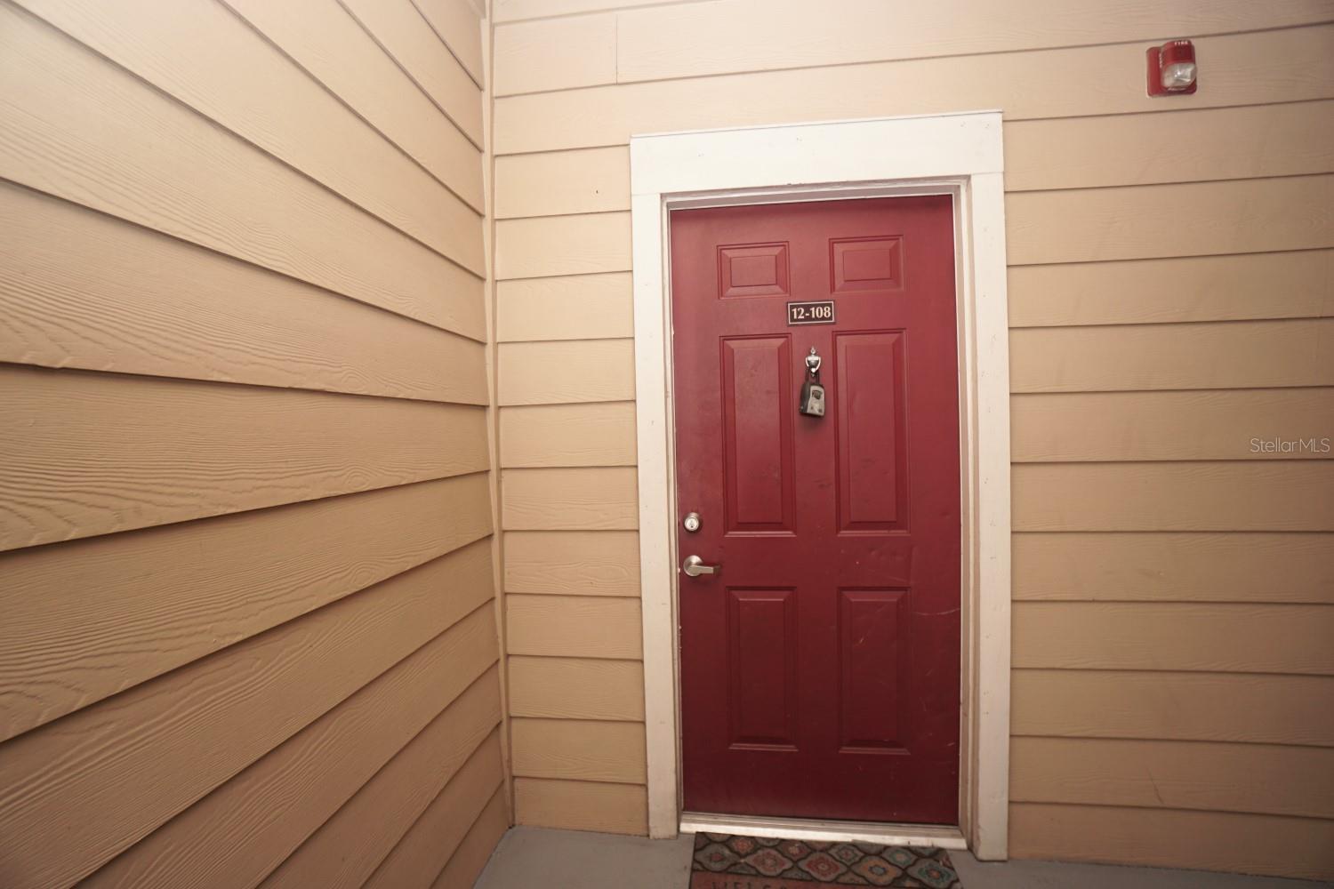 Image 3 of 20 For 1990 Erving Circle 108