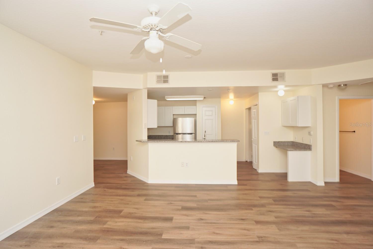 Image 7 of 20 For 1990 Erving Circle 108