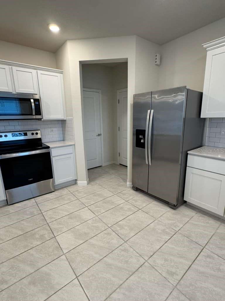 Image 9 of 26 For 2803 Stunning Avenue