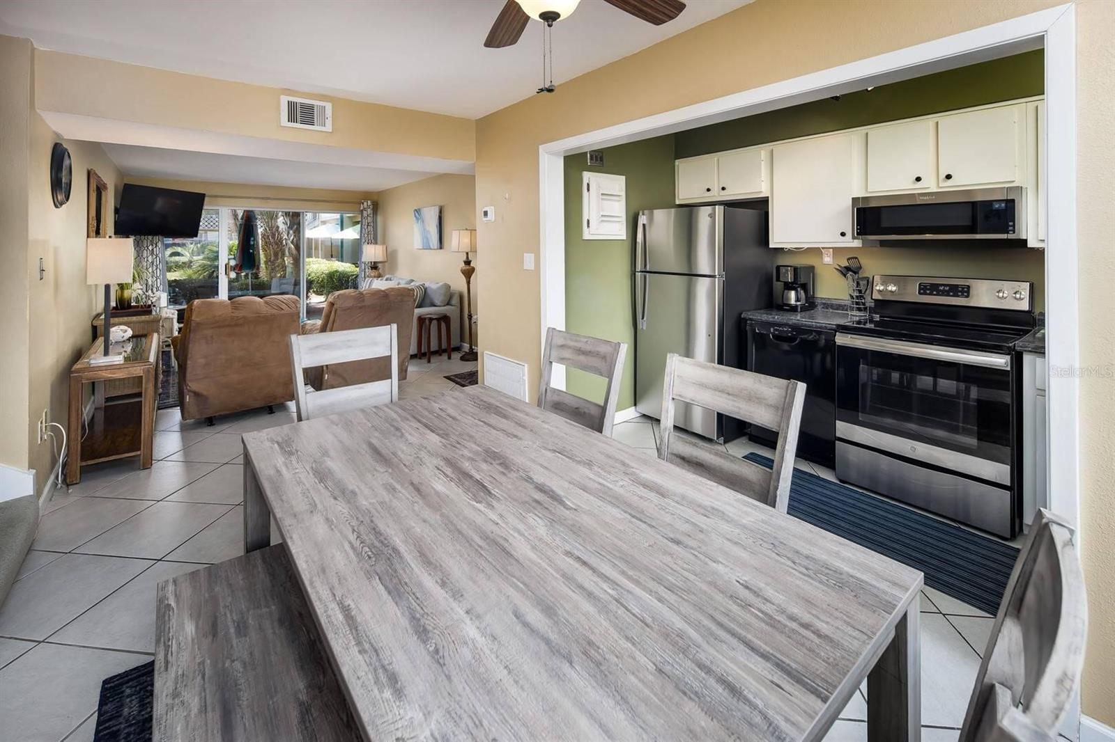 Image 6 of 17 For 1530 Miracle Strip Parkway Se 102a