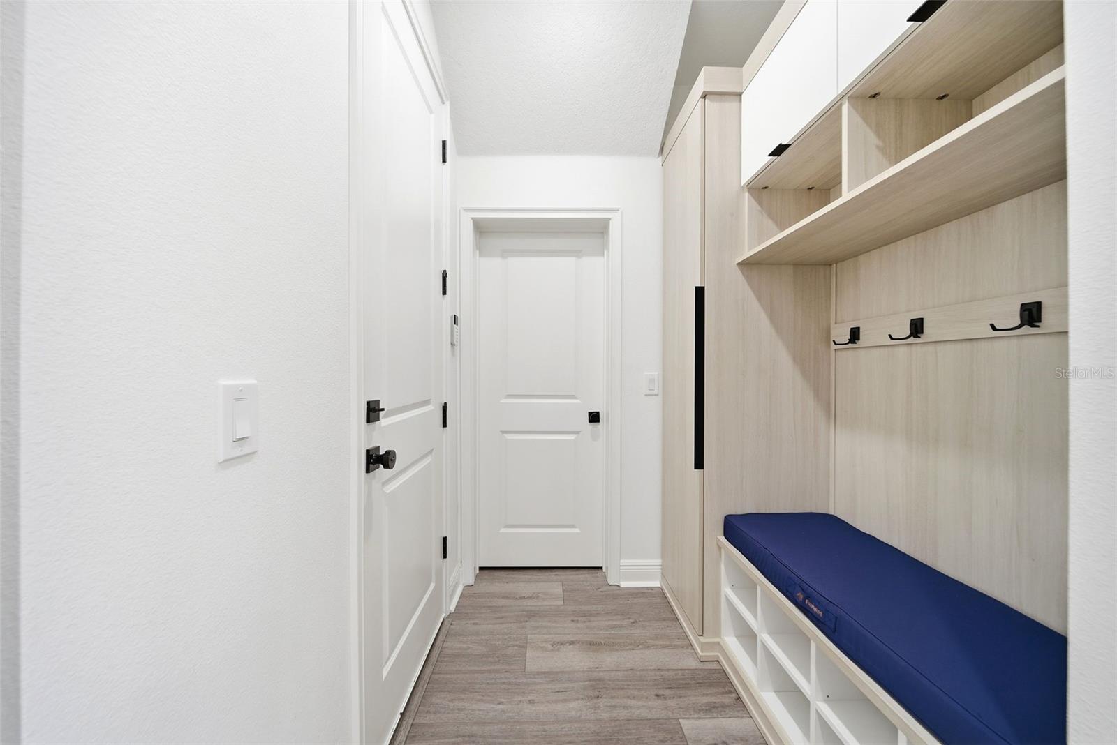 Image 11 of 42 For 9211 Waverly Walk Drive