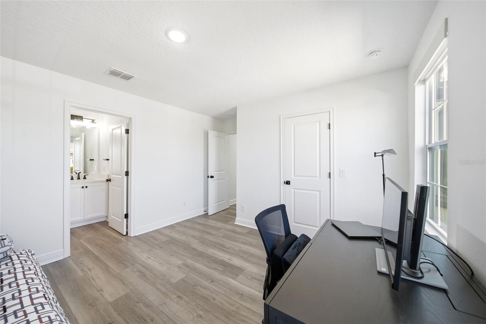 Image 34 of 42 For 9211 Waverly Walk Drive