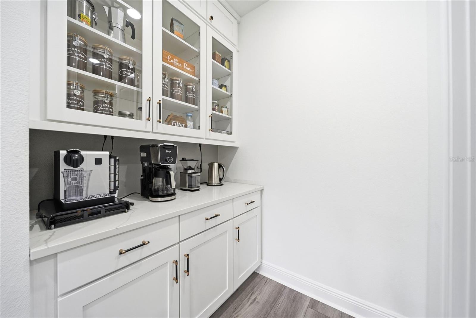 Image 6 of 42 For 9211 Waverly Walk Drive