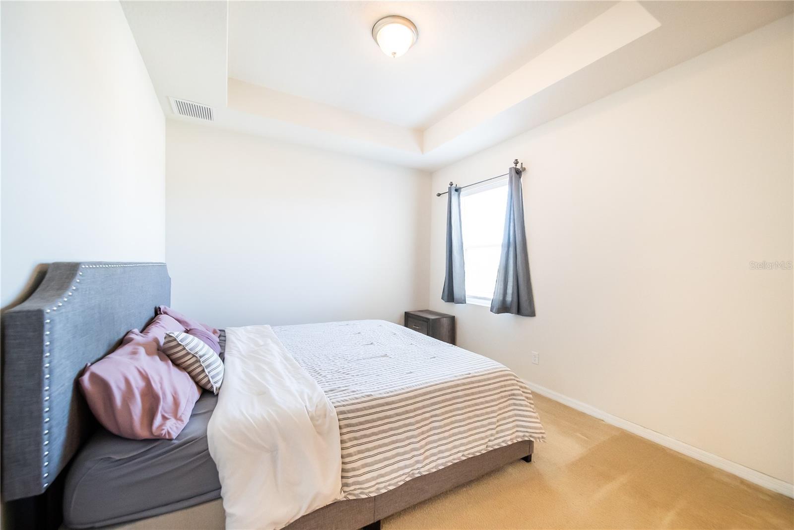 Image 20 of 40 For 980 Lakefront Village Drive