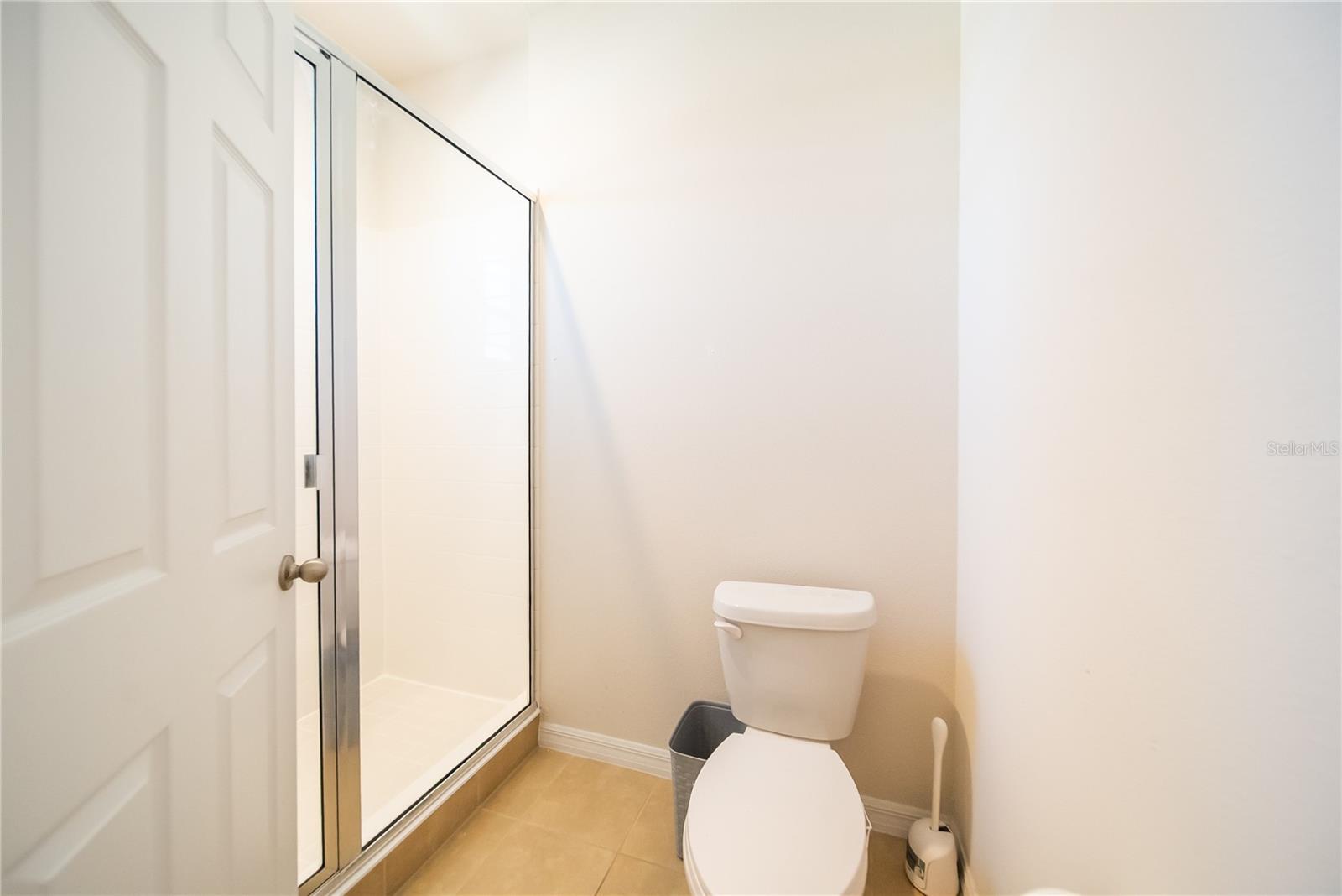 Image 25 of 40 For 980 Lakefront Village Drive