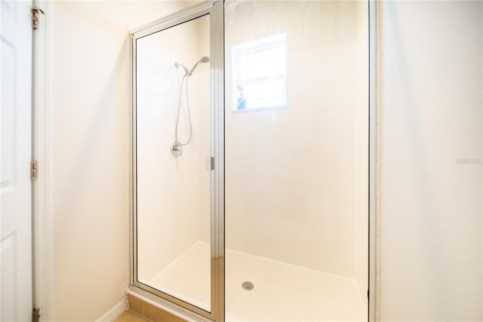 Image 26 of 40 For 980 Lakefront Village Drive