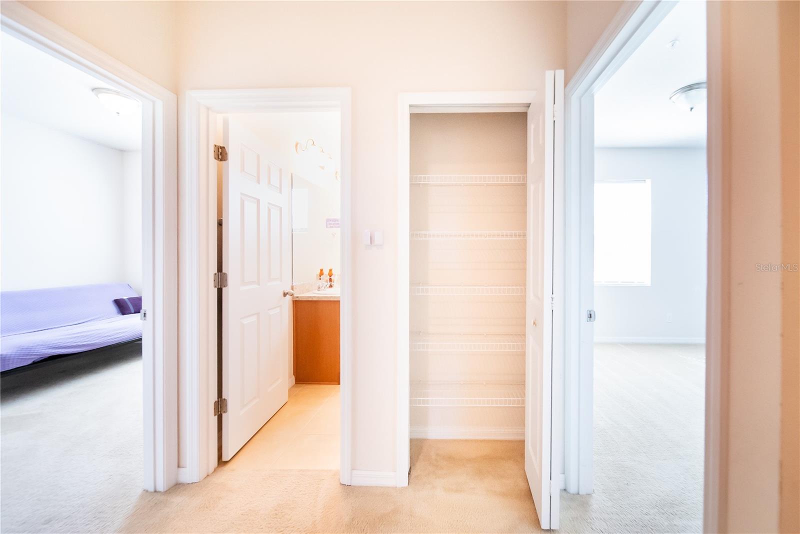 Image 28 of 40 For 980 Lakefront Village Drive