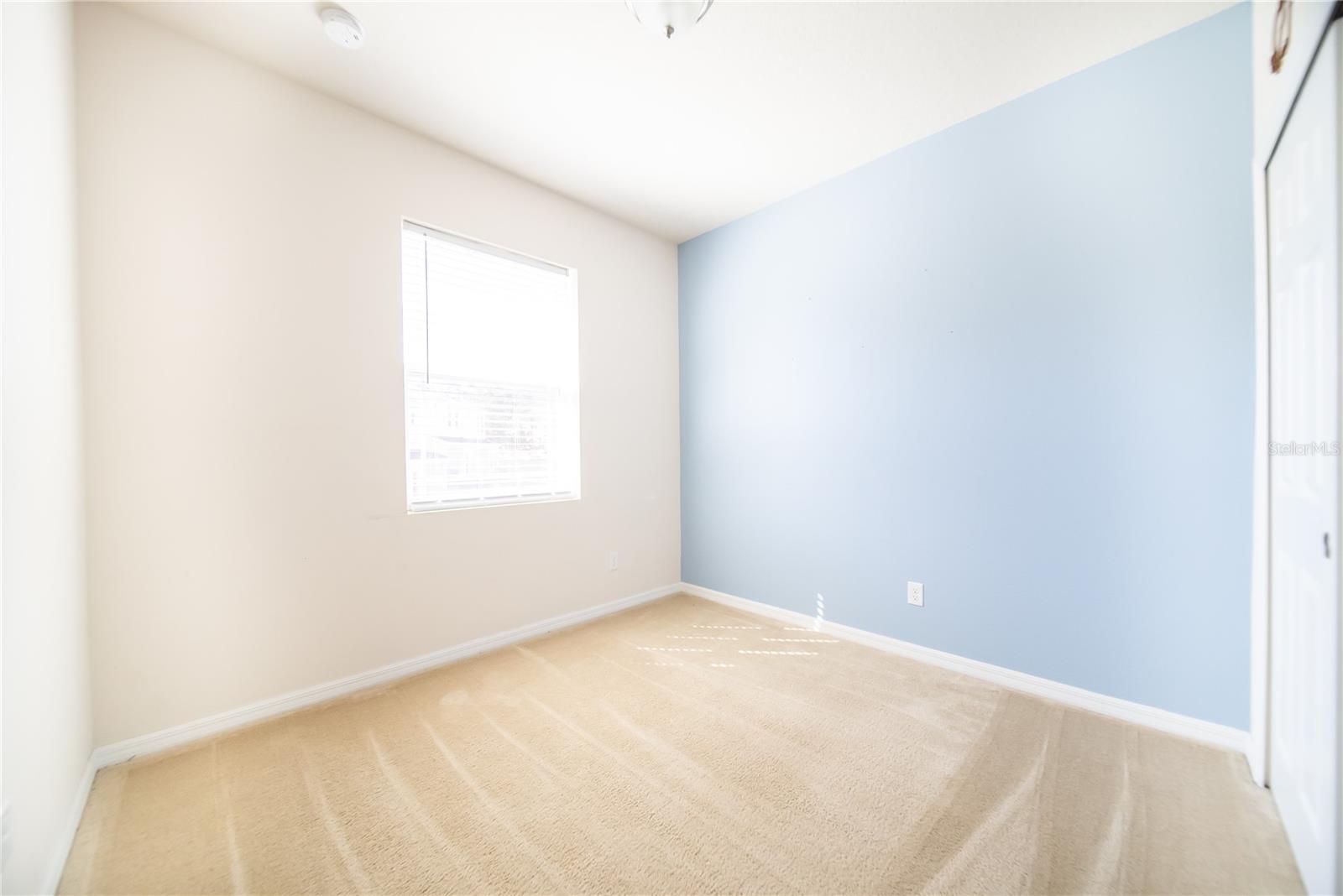 Image 29 of 40 For 980 Lakefront Village Drive