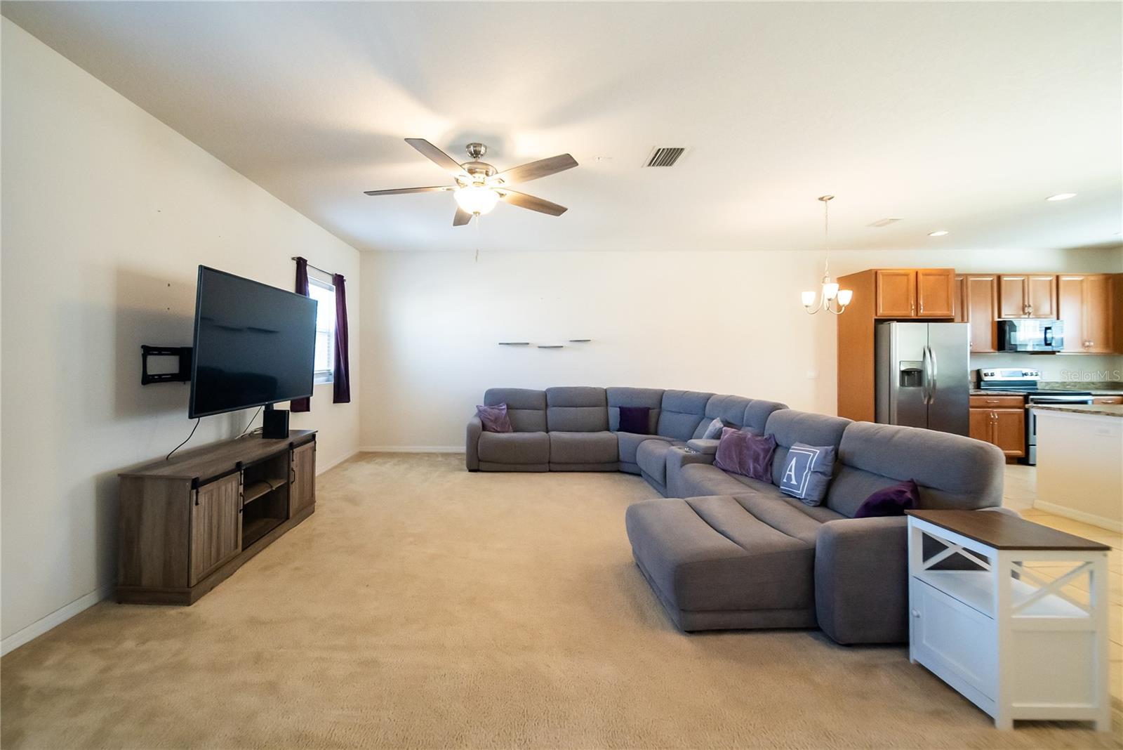 Image 4 of 40 For 980 Lakefront Village Drive