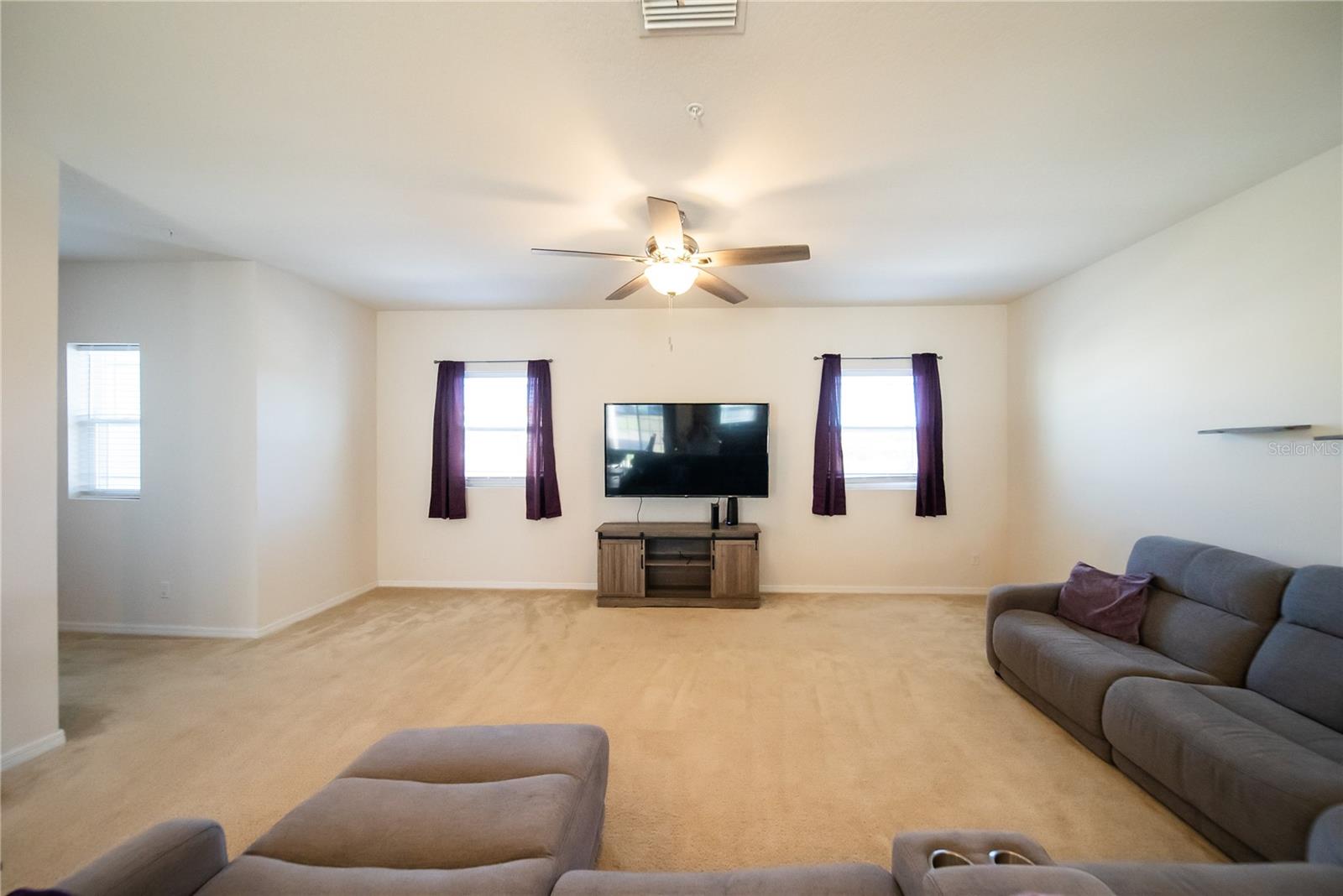 Image 5 of 40 For 980 Lakefront Village Drive