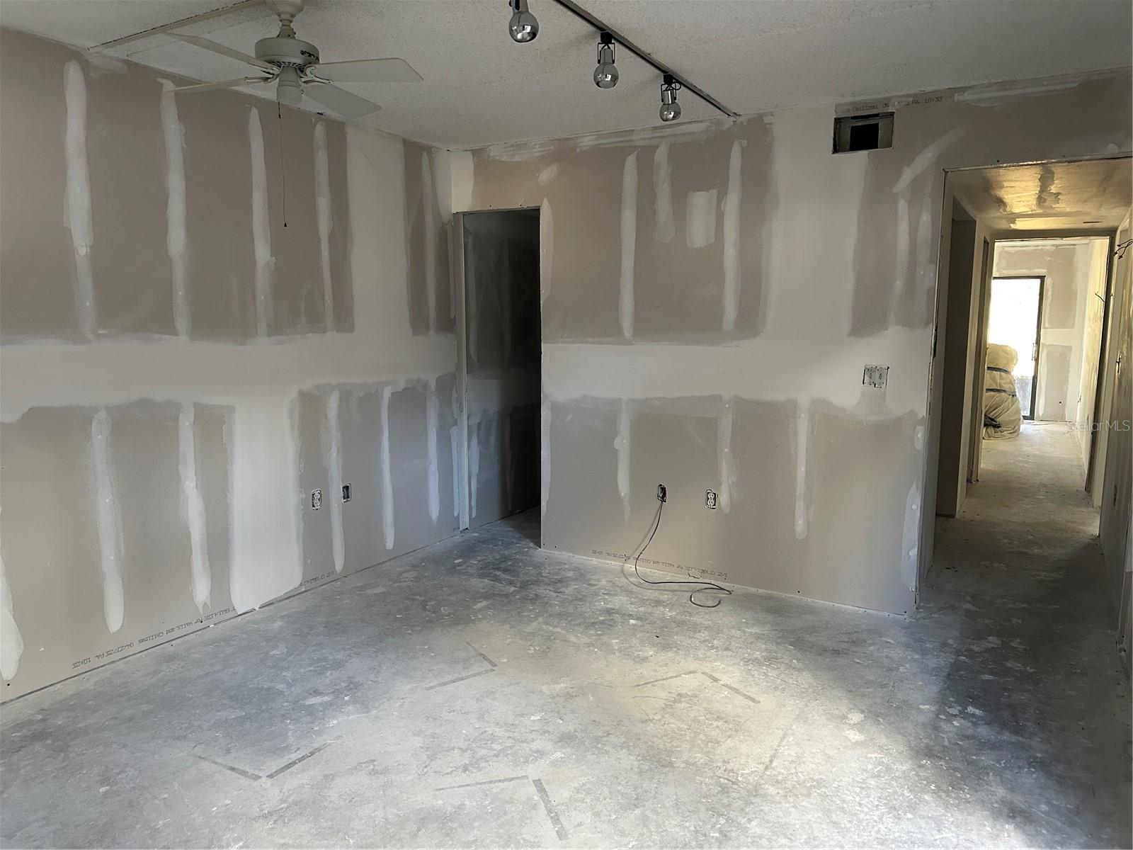 Image 27 of 38 For 5228 Cypress Creek Drive 105